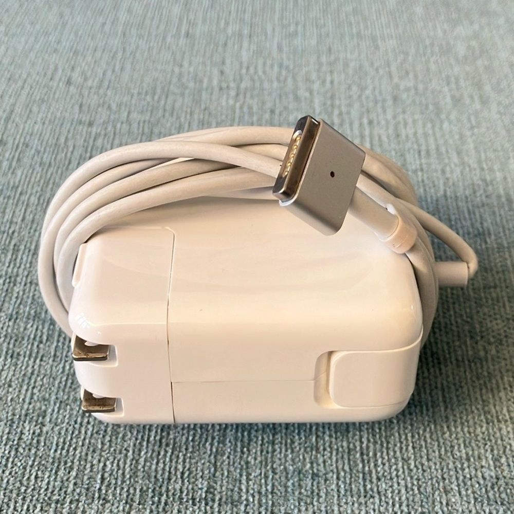 Replacement AC Adaptor Computer Charging Cord-FOR PARTS ONLY
